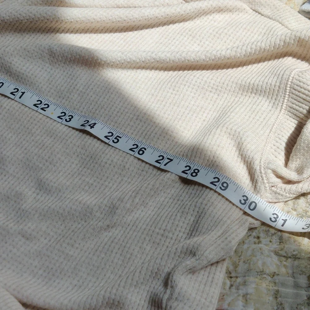 Vineyard Vines Cropped Oversized Sweater - Picture 5 of 9